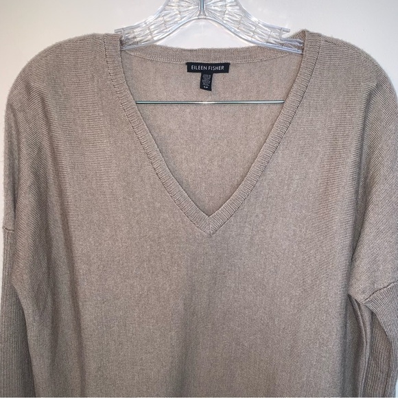 Eileen Fisher Tan V-Neck Sweater 100% Merino Wool S - Picture 4 of 10